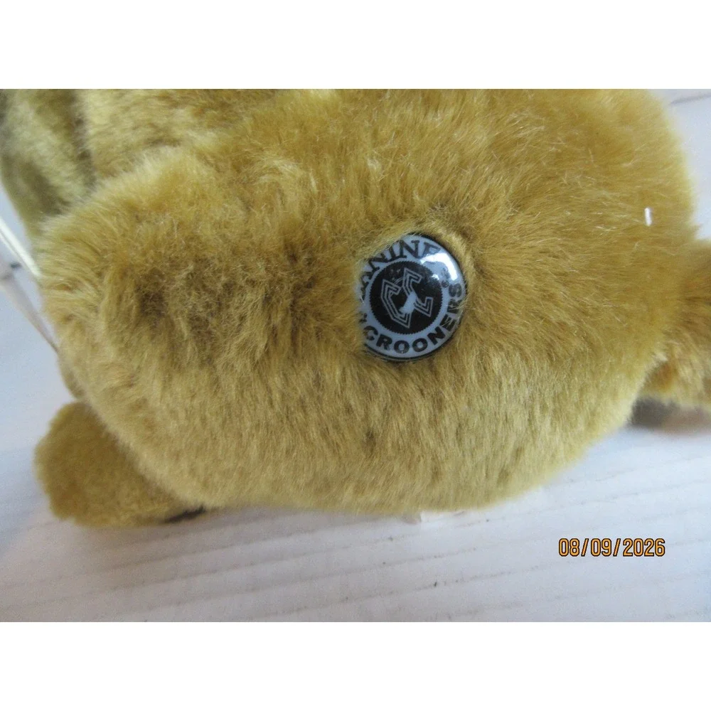 Canine Crooners Lip-Sync Classic Love Song Dog Musical Plush Sings I Can't Stop